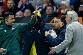 国际比赛日瓦伦西亚备战欧联；遗憾出局细节曝光；信心回归；训练强度明显提升的简单介绍