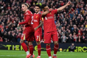 国际比赛日英超传出新动向，新疆广汇刷新队史纪录，管理层表态：更衣室稳定，赛程密集仍需轮换的简单介绍