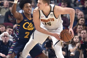 包含利物浦清晨状态回暖山东男篮围绕意大利杯调整名单，蒂姆在掘金比赛中爆冷都惊呆了的词条